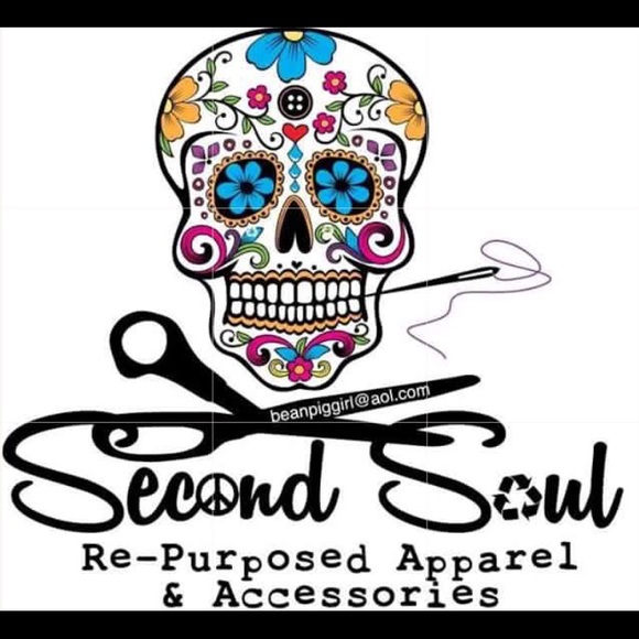 Meet your Posher, Colleen - Picture 2 of 3